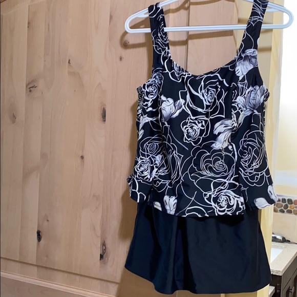Other - Women’s one piece swimsuit